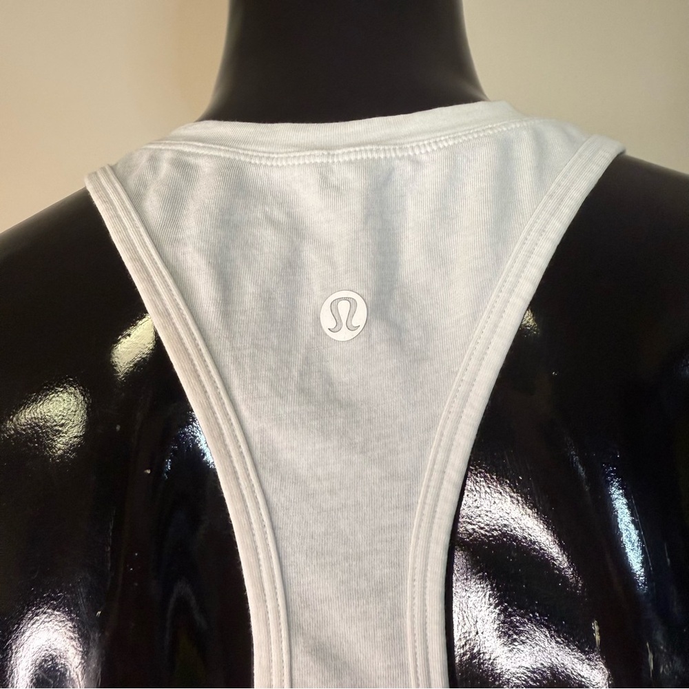 Lululemon Yogi Racerback Tank White Size 2 – Long Length Pocket Yoga Top - Picture 3 of 4
